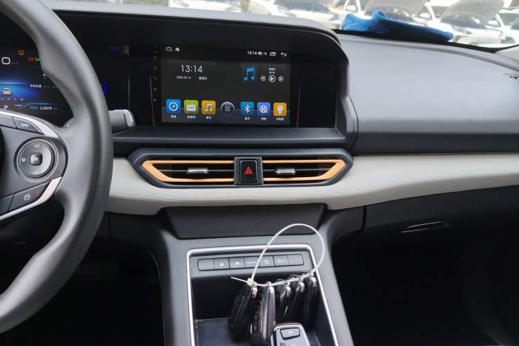 Used Dongfeng Aeolus E70 2023 Revised PRO Smart Drive Version Audio And AC Panel