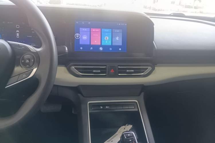 Used Dongfeng Aeolus E70 2023 400H Battery-Swap Rental Version Audio And AC Panel