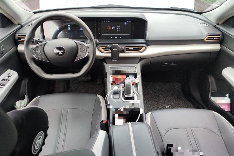 Used Dongfeng Aeolus E70 2023 400H Plug-in Hybrid Version Center Console