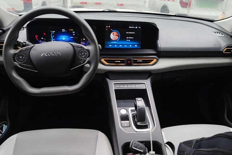 Used Dongfeng Aeolus E70 2023 Revised PRO Smart Drive Version Center Console