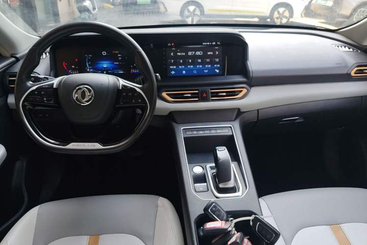 Used Dongfeng Aeolus E70 2023 Revised PRO Smart Drive Version Center Console