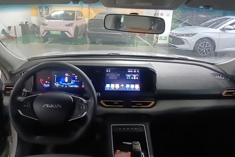 Used Dongfeng Aeolus E70 2023 Revised PRO Smart Drive Version Center Console
