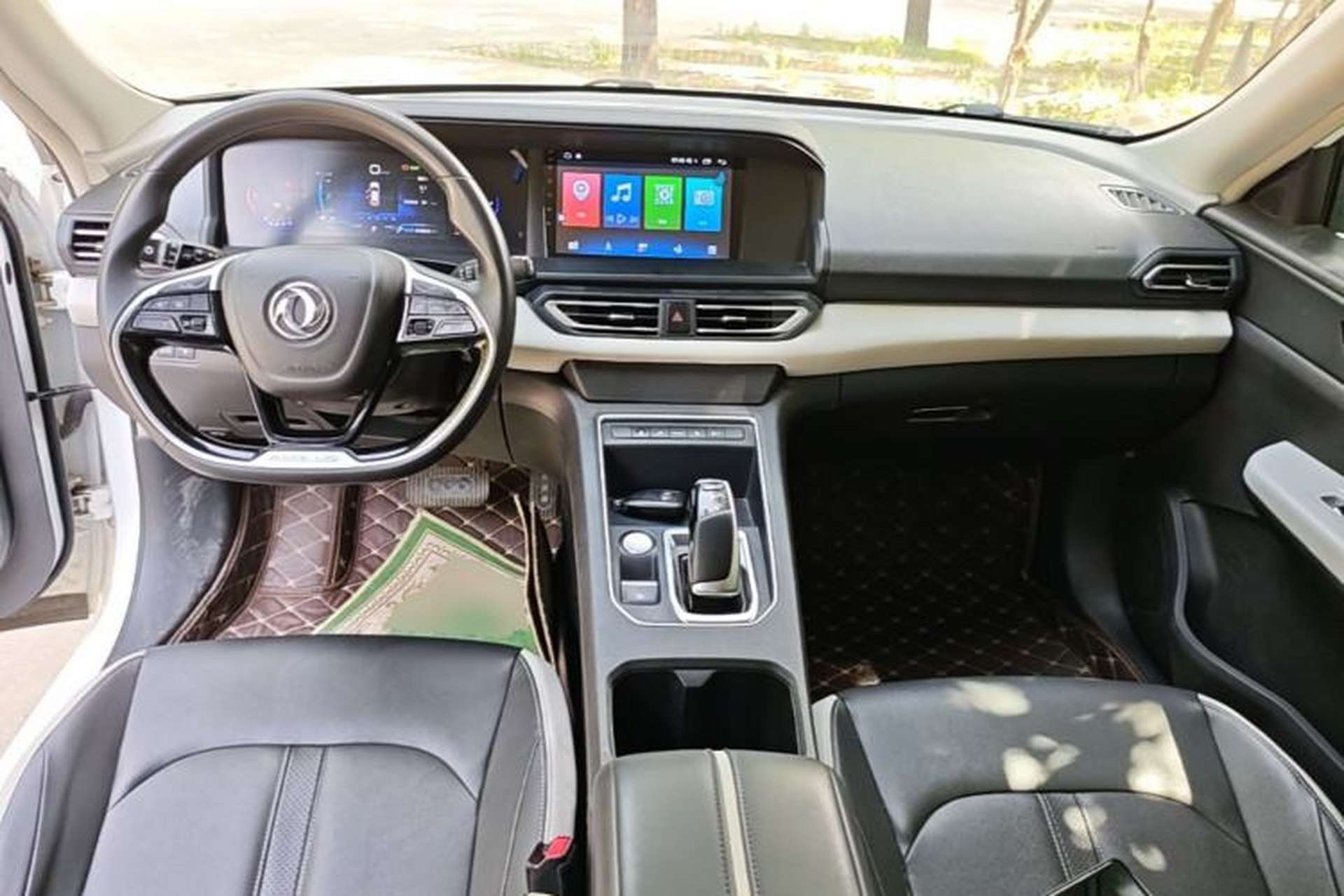 Used Dongfeng Aeolus E70 2023 500 Smart Edition Lithium-Ion Center Console