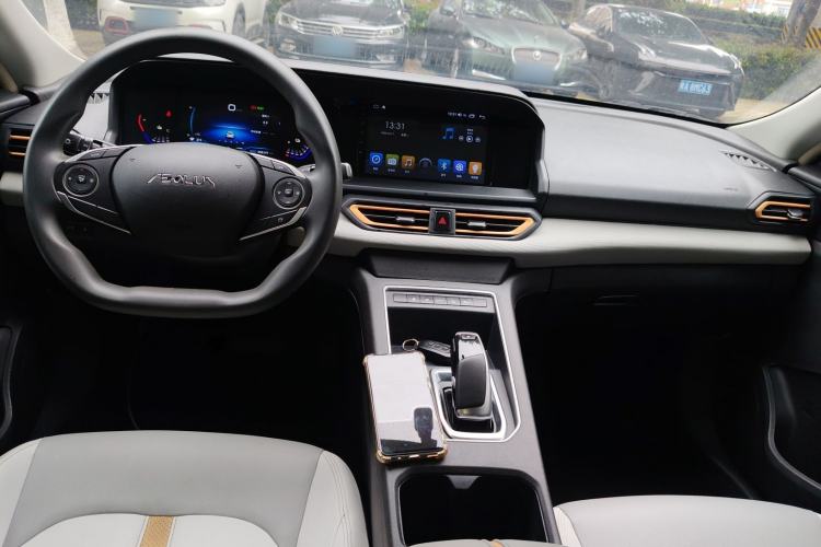 Used Dongfeng Aeolus E70 2023 Revised PRO Smart Drive Version Center Console