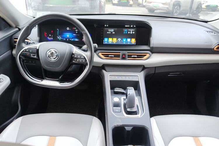 Used Dongfeng Aeolus E70 2023 Revised PRO Smart Drive Version Center Console