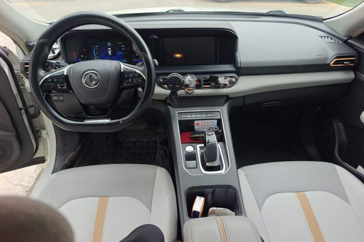 Used Dongfeng Aeolus E70 2023 Revised PRO Smart Drive Version Center Console