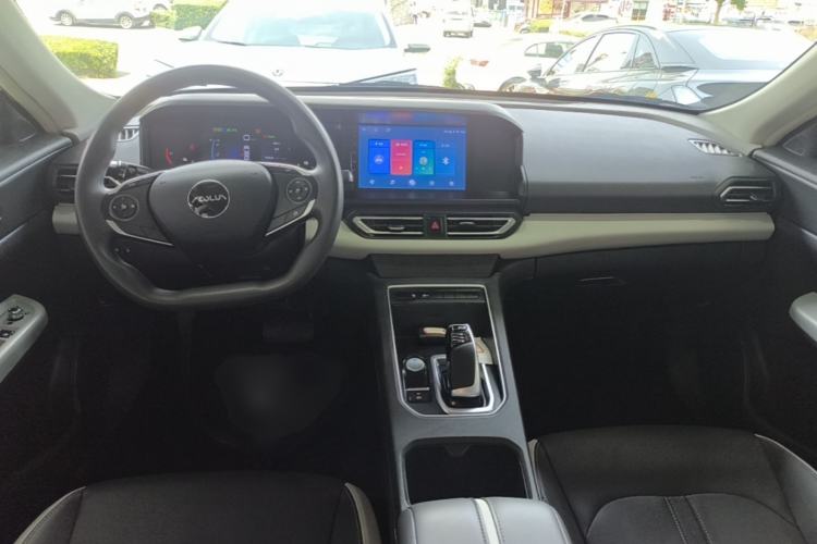 Used Dongfeng Aeolus E70 2023 400H Battery-Swap Rental Version Center Console