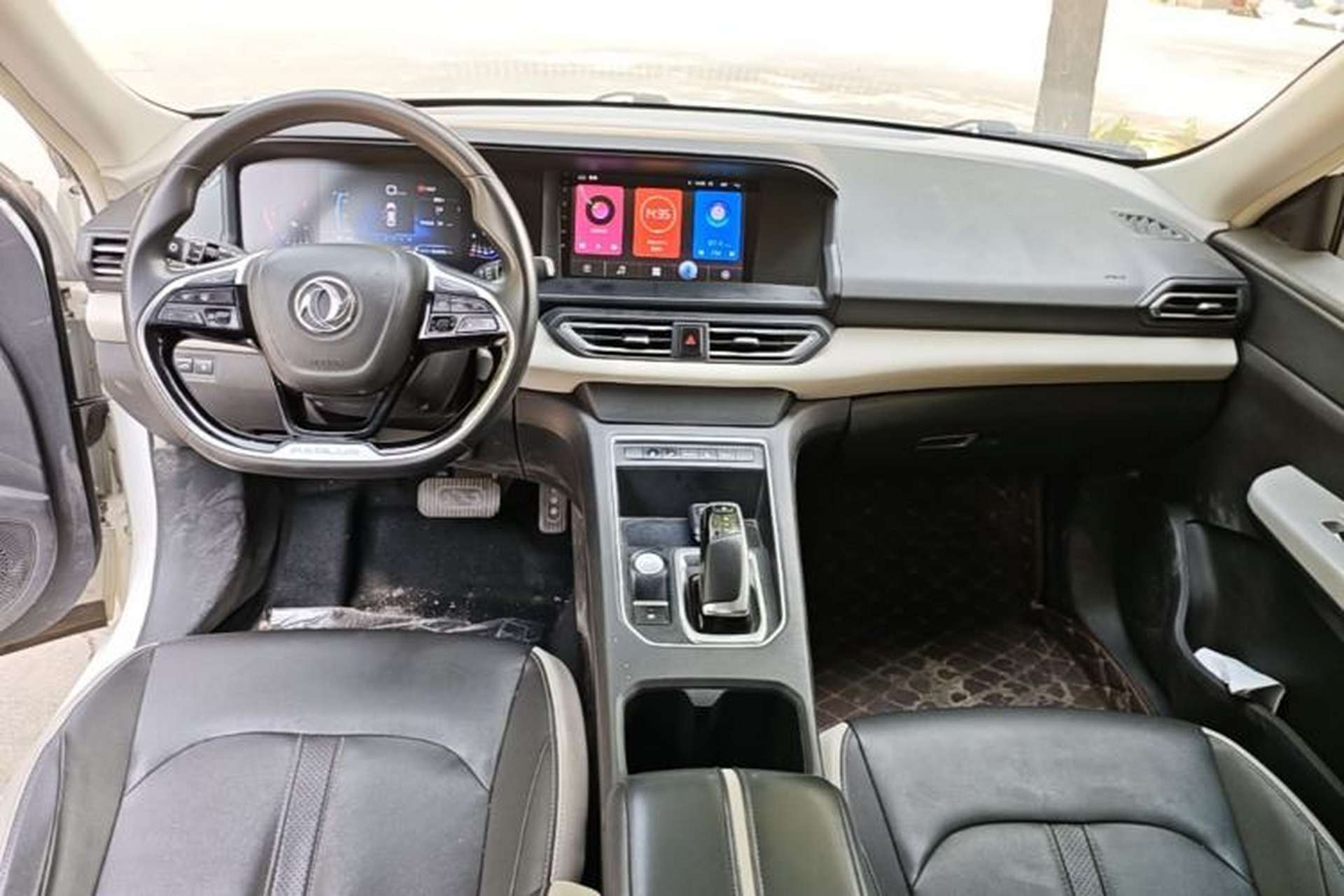 Used Dongfeng Aeolus E70 2023 500 Smart Edition Lithium-Ion Center Console