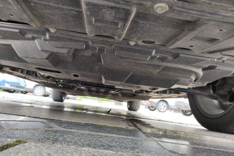 Used Dongfeng Aeolus E70 2023 400H Plug-in Hybrid Version Chassis Front