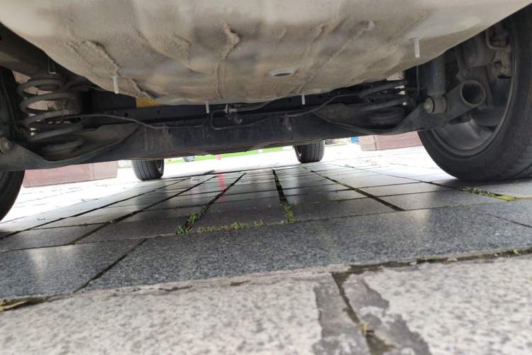 Used Dongfeng Aeolus E70 2023 400H Plug-in Hybrid Version Chassis Rear