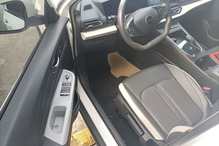 Used Dongfeng Aeolus E70 2023 400H Battery-Swap Rental Version Driver Seat
