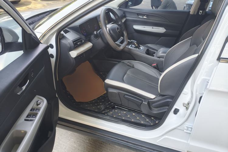Used Dongfeng Aeolus E70 2023 400H Battery-Swap Rental Version Driver Seat