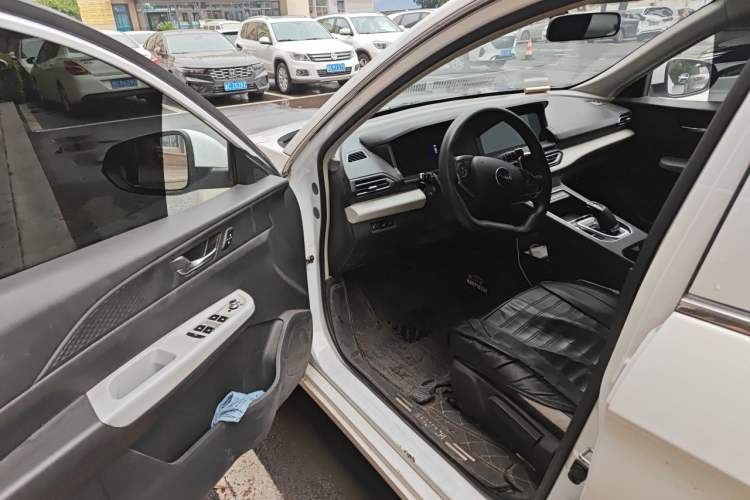Used Dongfeng Aeolus E70 2023 500 Smart Version Lithium Iron Phosphate 48.6 kWh 110 kW Driver Seat