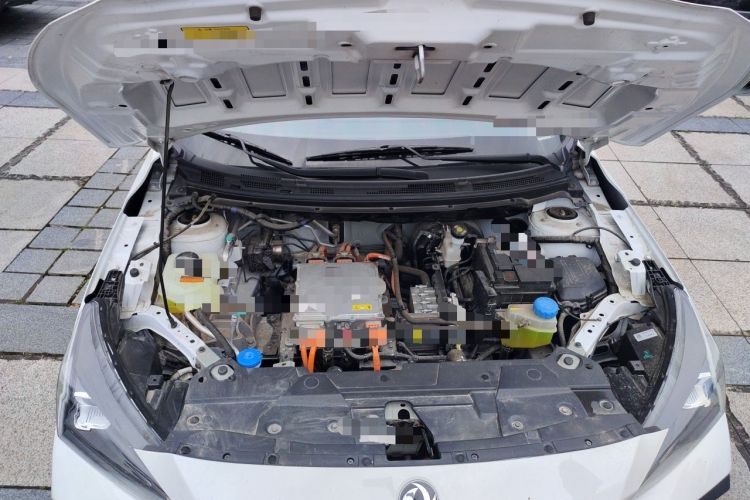 Used Dongfeng Aeolus E70 2023 400H Plug-in Hybrid Version Engine Bay