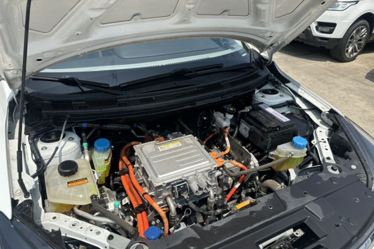 Used Dongfeng Aeolus E70 2023 500 Smart Version Lithium Iron Phosphate 48.6 kWh 110 kW Engine Bay