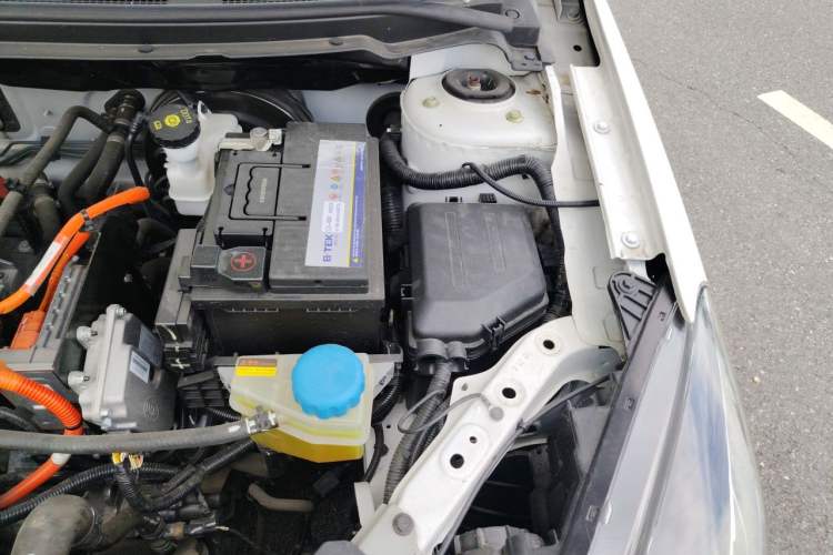 Used Dongfeng Aeolus E70 2023 500 Smart Version Lithium Iron Phosphate 48.6 kWh 110 kW Engine Bay Left