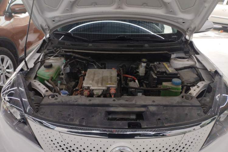 Used Dongfeng Aeolus E70 2023 500 Smart Edition Lithium Iron Phosphate 48.6 kWh 120 kW Engine Bay