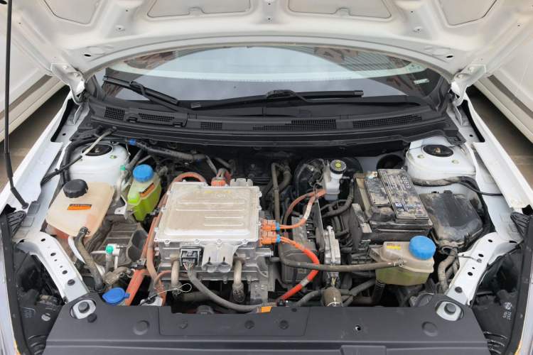 Used Dongfeng Aeolus E70 2023 500 Smart Version Lithium Iron Phosphate 48.6 kWh 110 kW Engine Bay