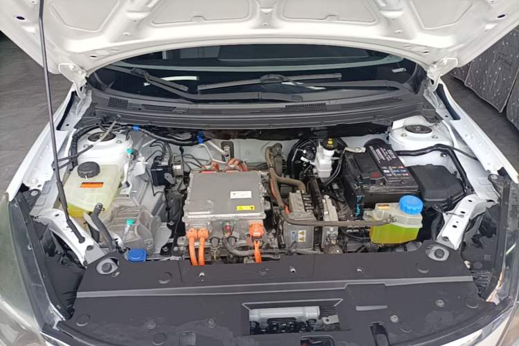 Used Dongfeng Aeolus E70 2023 400H Battery-Swap Rental Version Engine Bay
