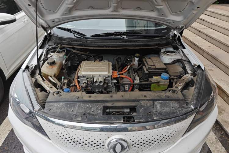 Used Dongfeng Aeolus E70 2023 500 Smart Version Lithium Iron Phosphate 48.6 kWh 110 kW Engine Bay