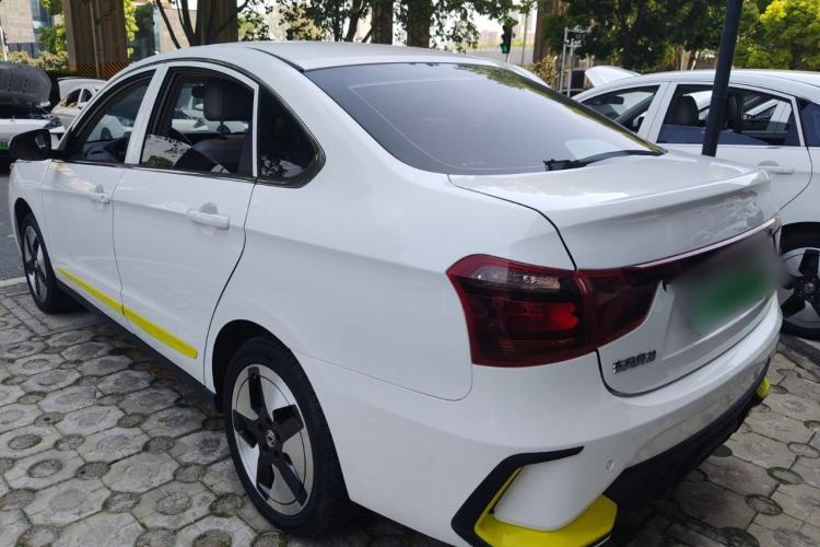 Used Dongfeng Aeolus E70 2023 Revised PRO Smart Drive Version Exterior 2