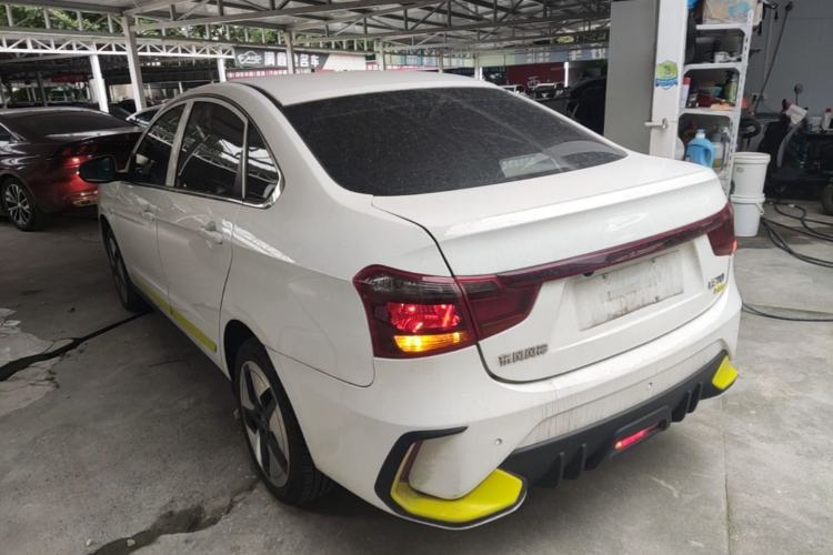 Used Dongfeng Aeolus E70 2023 PRO Comfort Edition Exterior 2