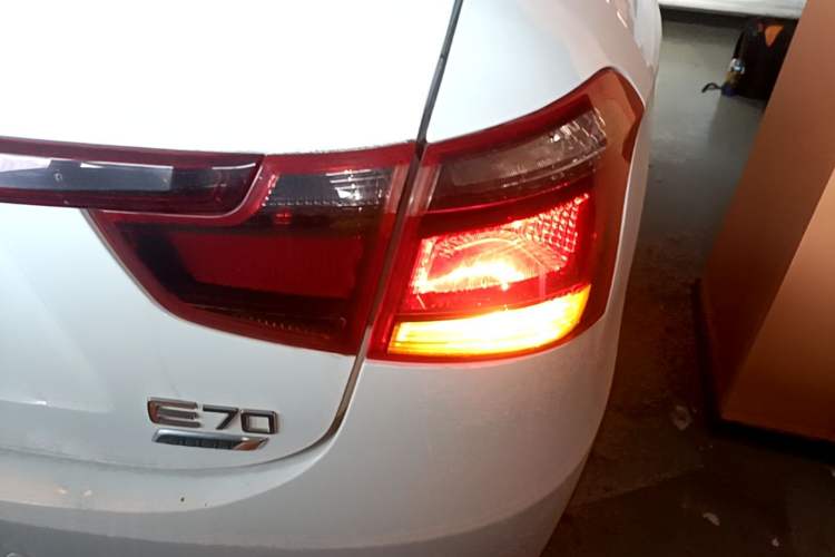 Used Dongfeng Aeolus E70 2023 360H Battery-Swap Version Exterior 3