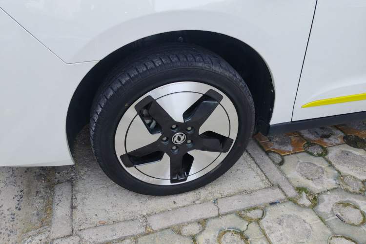 Used Dongfeng Aeolus E70 2023 Revised PRO Smart Drive Version Exterior 4