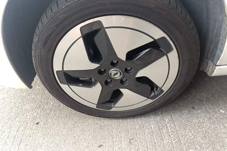 Used Dongfeng Aeolus E70 2023 360H Battery-Swap Version Exterior 4