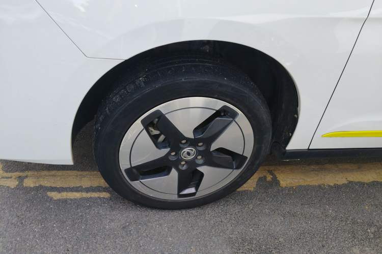 Used Dongfeng Aeolus E70 2023 Revised PRO Smart Drive Version Exterior 4