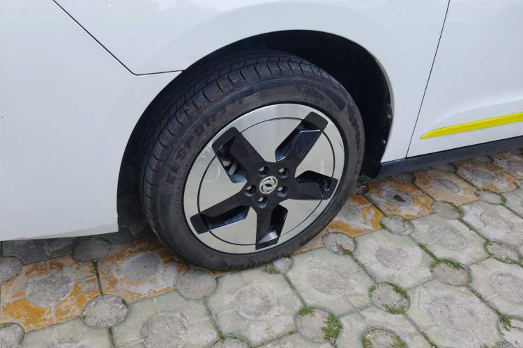 Used Dongfeng Aeolus E70 2023 Revised PRO Smart Drive Version Exterior 4