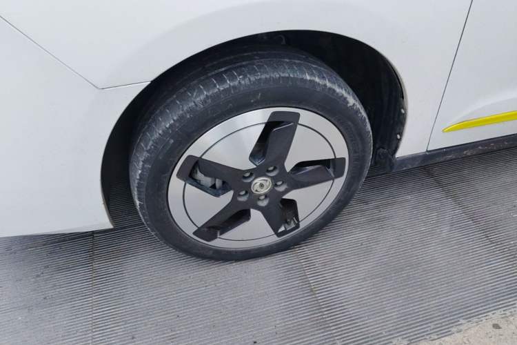 Used Dongfeng Aeolus E70 2023 Revised PRO Smart Drive Version Exterior 4