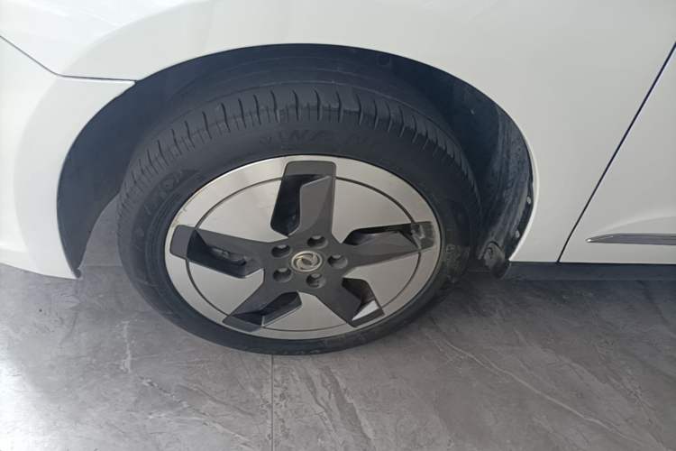 Used Dongfeng Aeolus E70 2023 400H Battery-Swap Rental Version Exterior 4