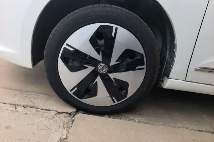Used Dongfeng Aeolus E70 2023 500 Smart Version Lithium Iron Phosphate 48.6 kWh 110 kW Exterior 4