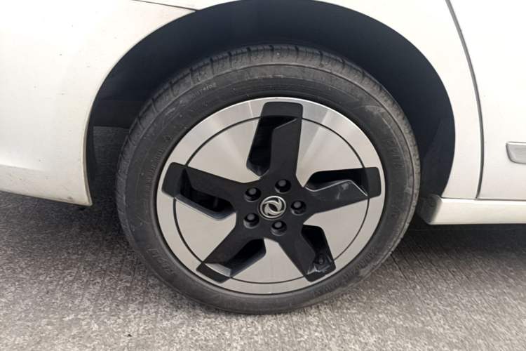 Used Dongfeng Aeolus E70 2023 360H Battery-Swap Version Exterior 5