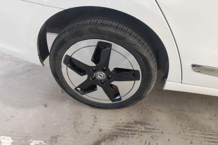 Used Dongfeng Aeolus E70 2023 500 Smart Edition Lithium Iron Phosphate 47.58 kWh Exterior 5