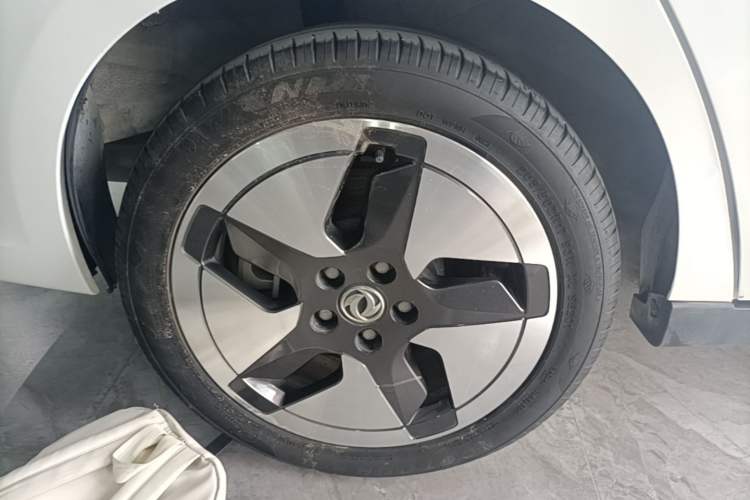 Used Dongfeng Aeolus E70 2023 400H Battery-Swap Rental Version Exterior 5