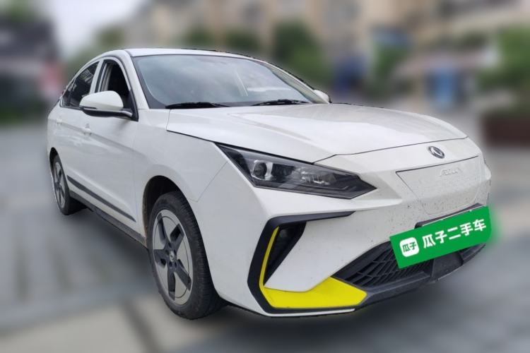 Used Dongfeng Aeolus E70 2023 400H Plug-in Hybrid Version Front Right 45 Deg