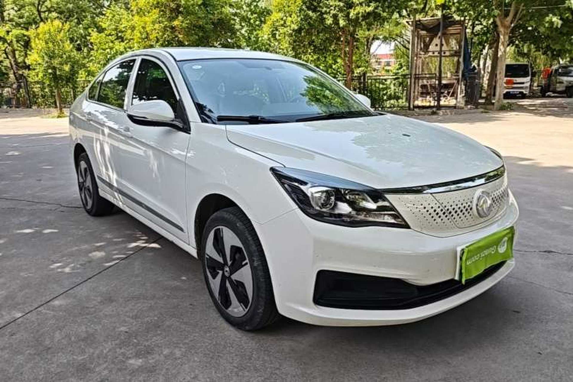 Used Dongfeng Aeolus E70 2023 500 Smart Edition Lithium-Ion Front Right 45 Deg