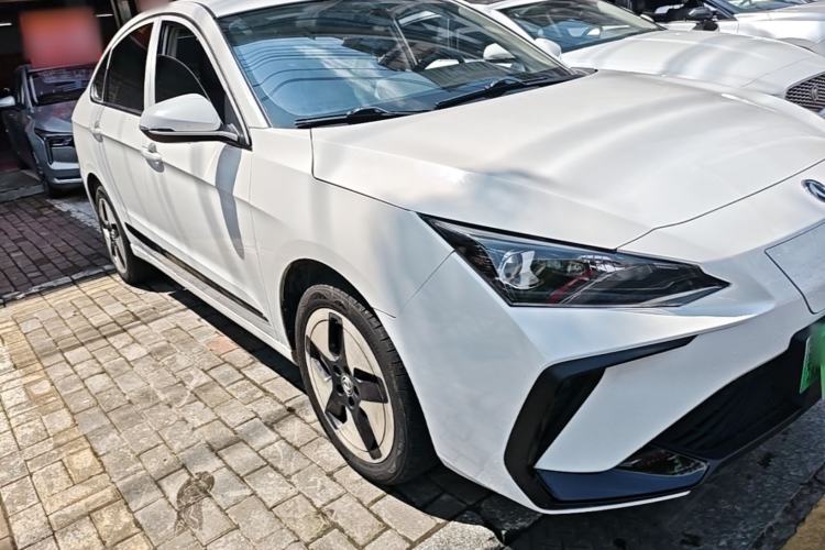 Used Dongfeng Aeolus E70 2023 PRO Smart Drive Edition Front Right 45 Deg