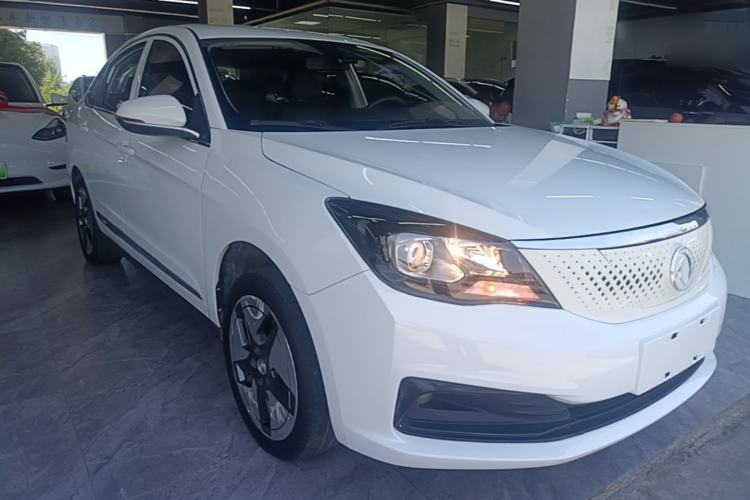 Used Dongfeng Aeolus E70 2023 400H Battery-Swap Rental Version Front Right 45 Deg