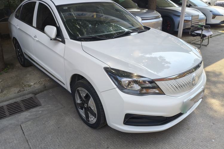 Used Dongfeng Aeolus E70 2023 400H Battery-Swap Rental Version Front Right 45 Deg