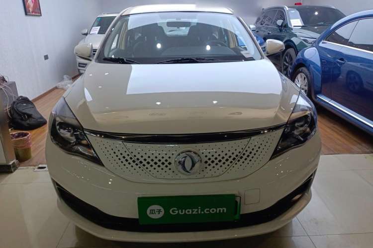Used Dongfeng Aeolus E70 2023 500 Smart Version Lithium Iron Phosphate 48.6 kWh 110 kW Front