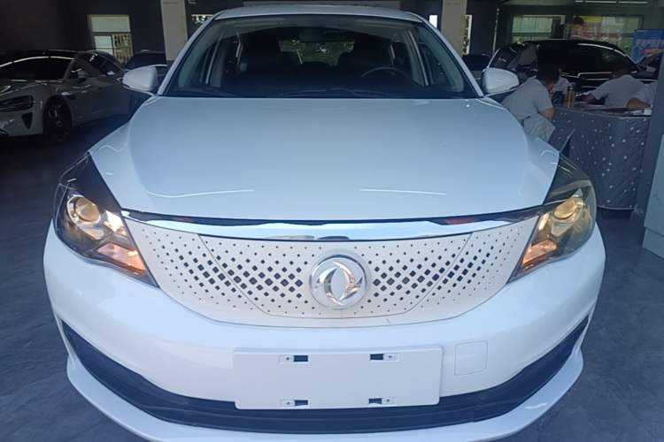 Used Dongfeng Aeolus E70 2023 400H Battery-Swap Rental Version Front