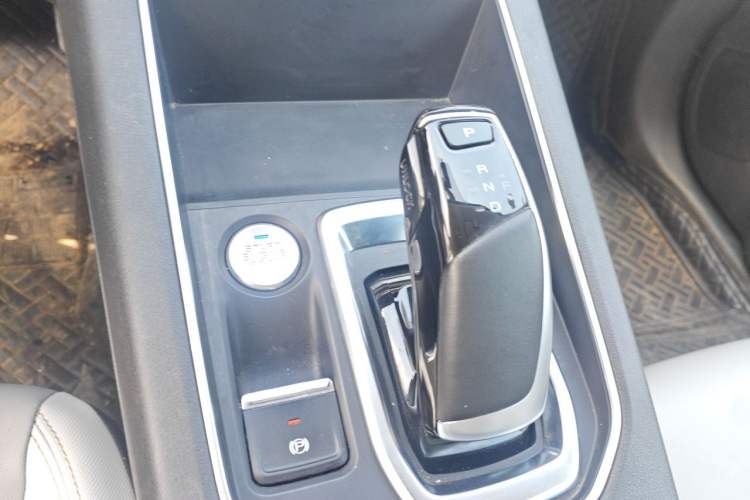 Used Dongfeng Aeolus E70 2023 Revised PRO Smart Drive Version Gear Lever