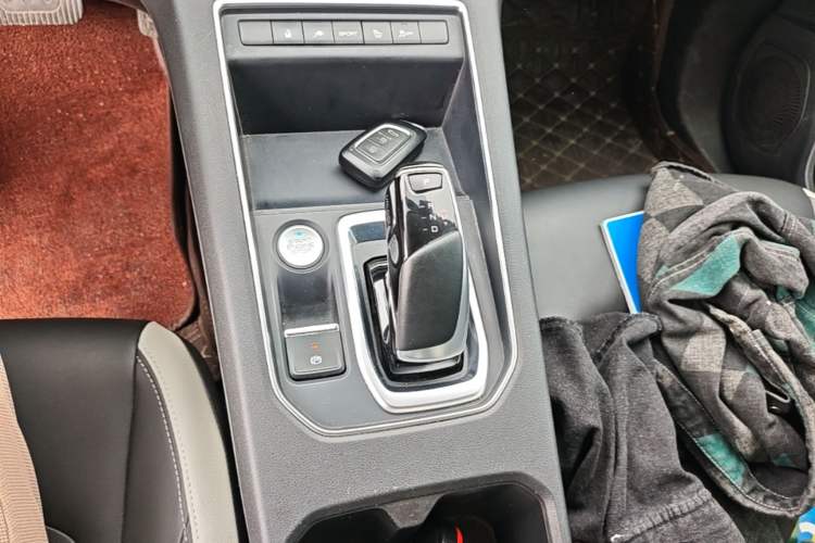 Used Dongfeng Aeolus E70 2023 500 Smart Edition Lithium-Ion Gear Lever