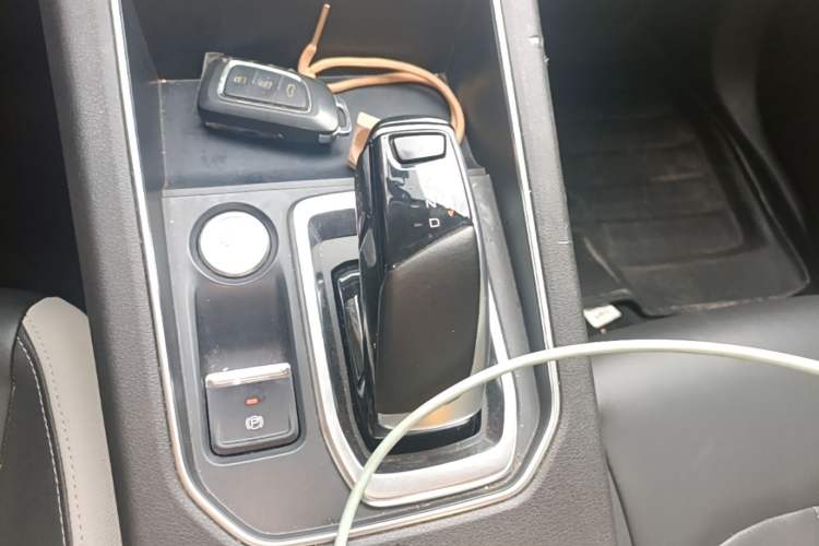 Used Dongfeng Aeolus E70 2023 360H Battery-Swap Version Gear Lever