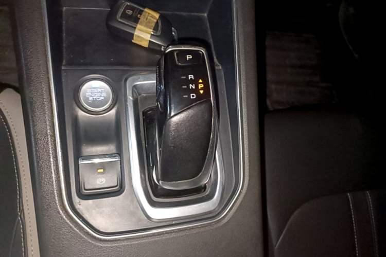 Used Dongfeng Aeolus E70 2023 360H Battery-Swap Version Gear Lever