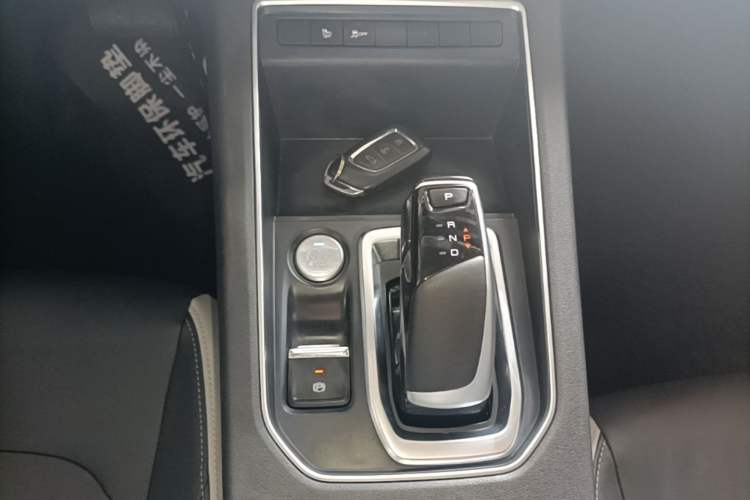 Used Dongfeng Aeolus E70 2023 400H Battery-Swap Rental Version Gear Lever