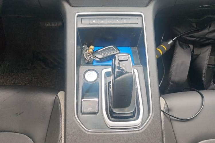 Used Dongfeng Aeolus E70 2023 500 Smart Edition Lithium-Ion Gear Lever